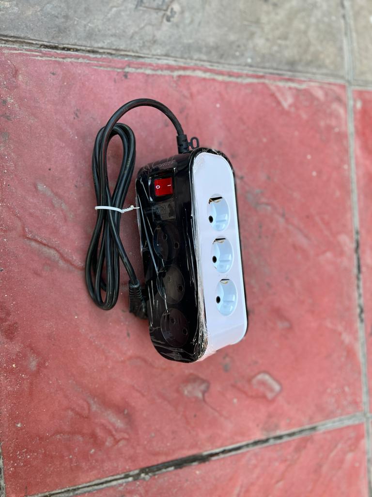 پریز 9 خانه ارت دار و بدون ارت با کلید مدل شهاب پریز 9 خانه ارت دار و بدون ارت با کلید مدل شهاب